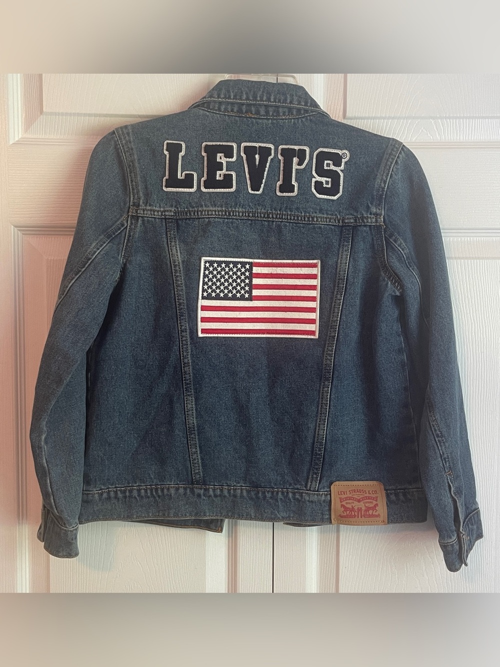 Levi’s Youth Denim Trucker Jacket USA Flag & Levi’s Patch Size Medium